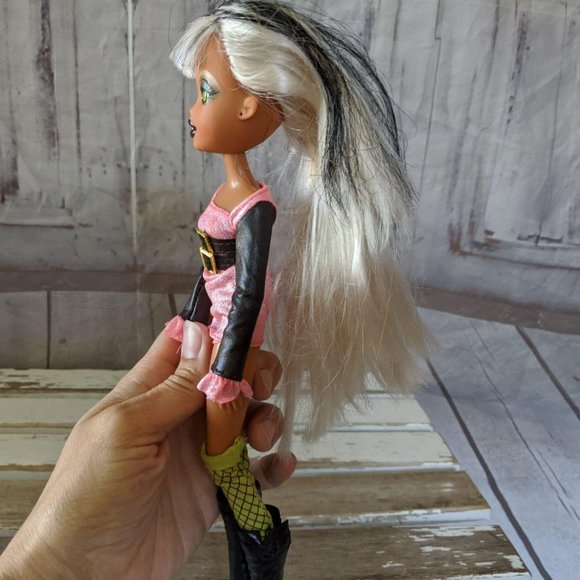 Bratz Dial 2012 sashabella paws bratzillaz 514909 - Picture 3 of 7